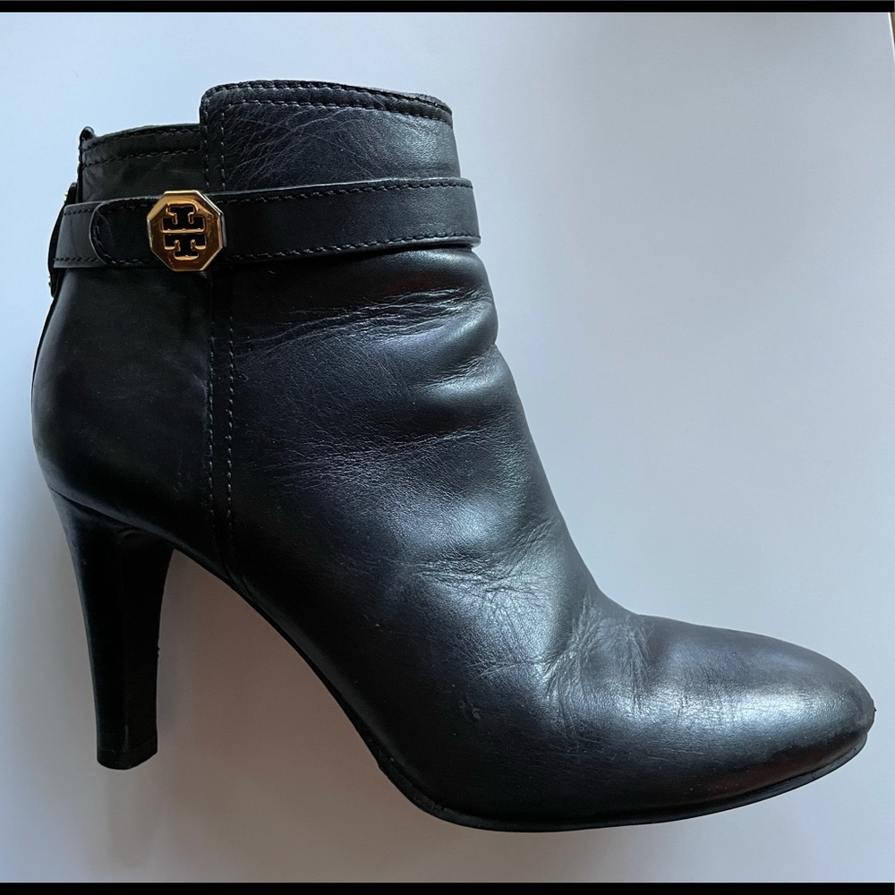 Tory Burch Brita Black Leather Ankle Boot (8.5M)